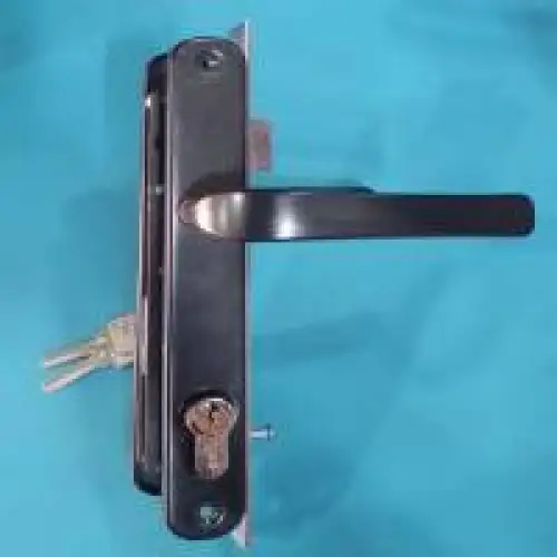Serrure de sureté pour porte avec poignée de porte'''